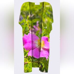 Kimono. Le Galeriste. Inspire by Adriana Art- Rosa and the Bee